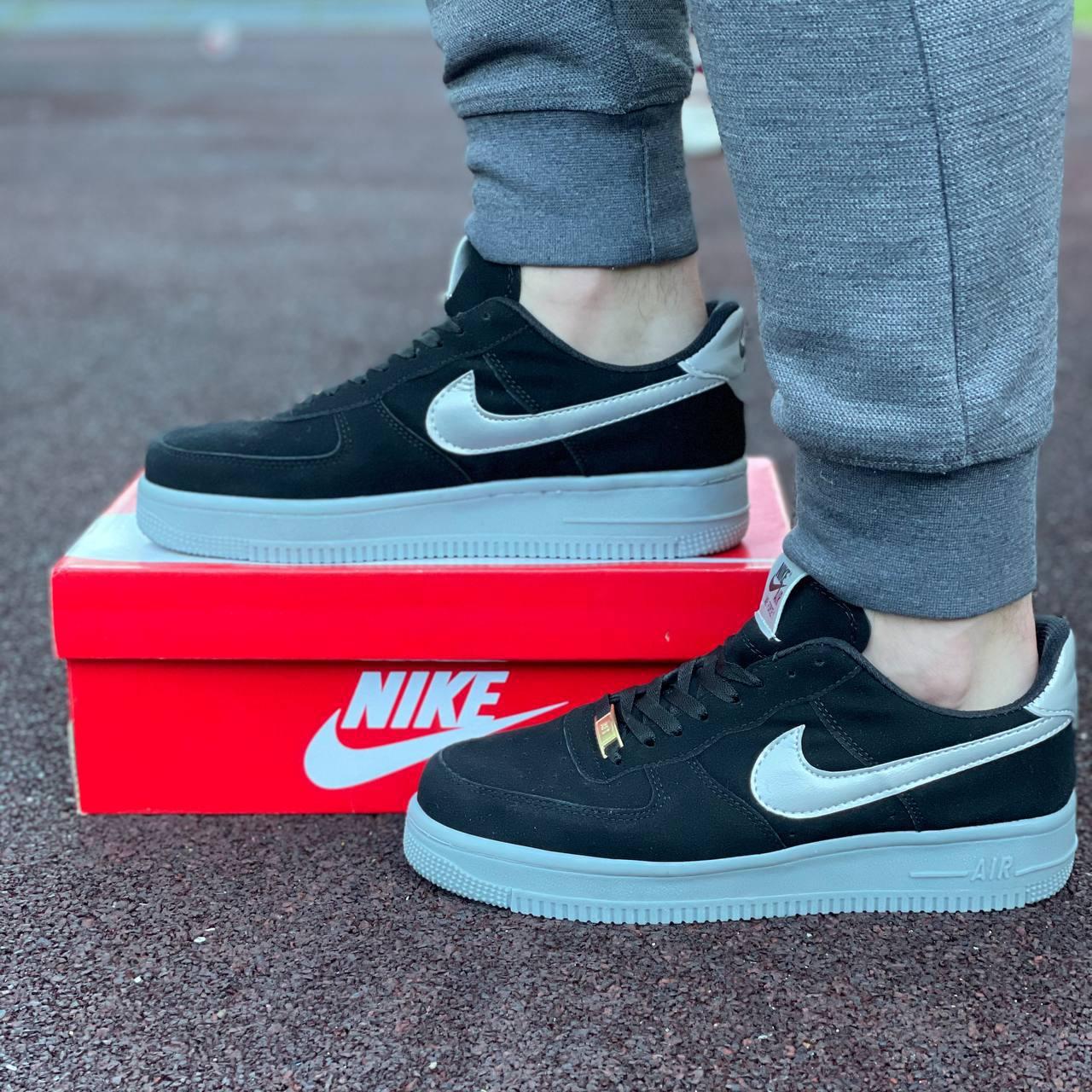 Чоловічі кросівки Nike Air Force (чорні з білим) низькі весняні осінні комфортні кеди 0332 топ, фото 1