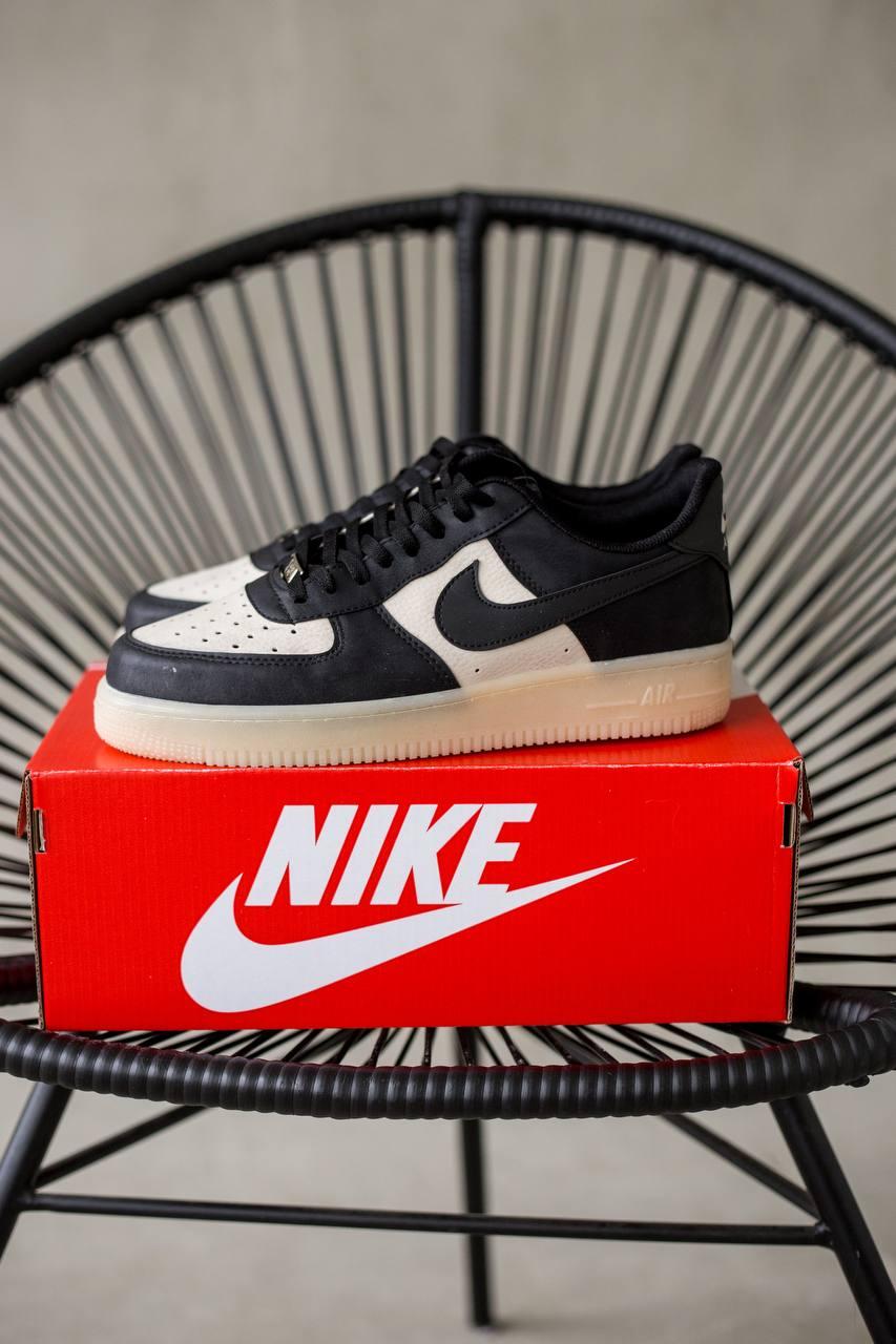 Чоловічі кросівки Nike Air Force 1 Low (чорні з білим) низькі стильні кеди М0715 топ