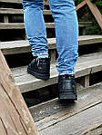 Жіночі зимові чоботи Ugg (чорні) короткі стильні теплі уги з хутром і шнурками J3390 топ, фото 11