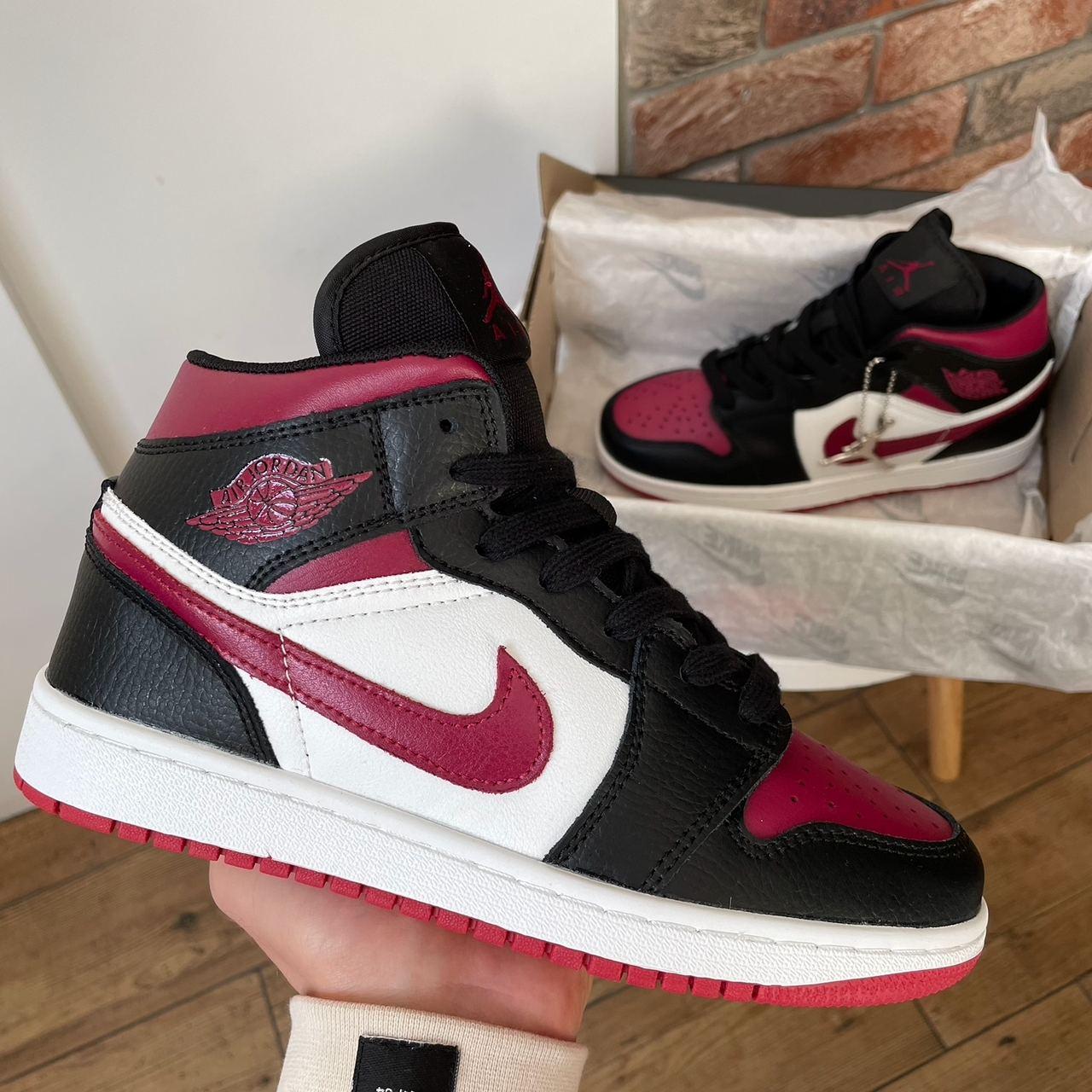 Женские кроссовки Nike Air Jordan Retro 1 Black Bordo (бордовые с чёрным и белым) высокие яркие кеды 0468v топ 39 - фото 1 - id-p1753755225