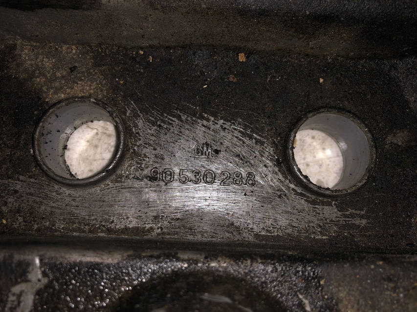 Клапанная крышка Opel Vectra B Astra F 1.4 1.6 16V 90530288