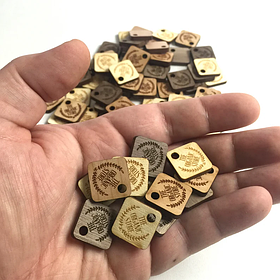 Бірка з логотипом 30х30х3мм