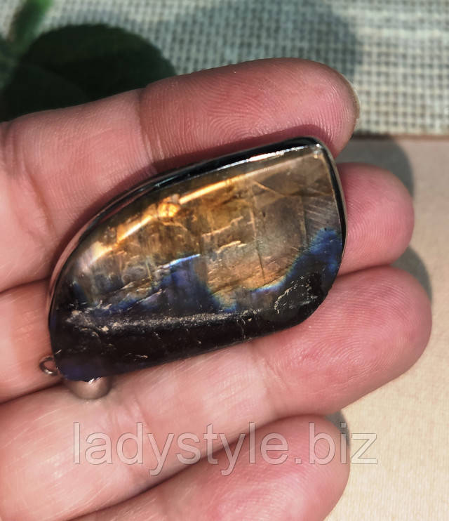 кулон с пурпурным лабрадоритом от студии LadyStyle.Biz кольцо перстень сапфир топаз купить украшения подарок талисман камень оберег кулон подвеска голубой агат сапфир топаз купить украшения подарок талисман камень оберег