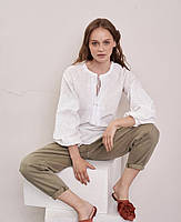 Женская вышиванка белая блуза с белой вышивкой