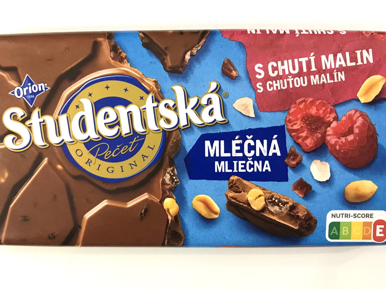 Шоколад Studentska Pecet з малиною, арахісом і шматочками мармеладу 170 г Чехія