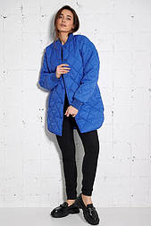Жіноча демісезонна стьобана куртка з манжетами на рукавах