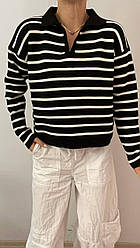 Чорний в'язаний жіночий светр поло в білу смужку вільного фасону з сорочковим коміром оверсайз