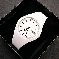 Женские часы Skmei Rubber White белые спортивные