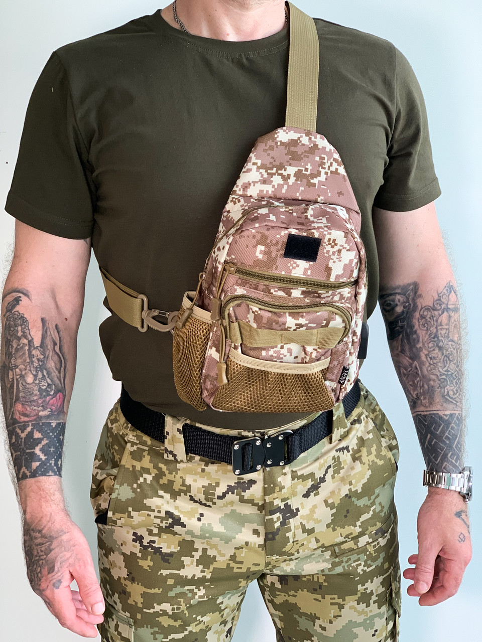 Рюкзак однолямковий - військова сумка через плече Tactical світлий піксель (+USB)