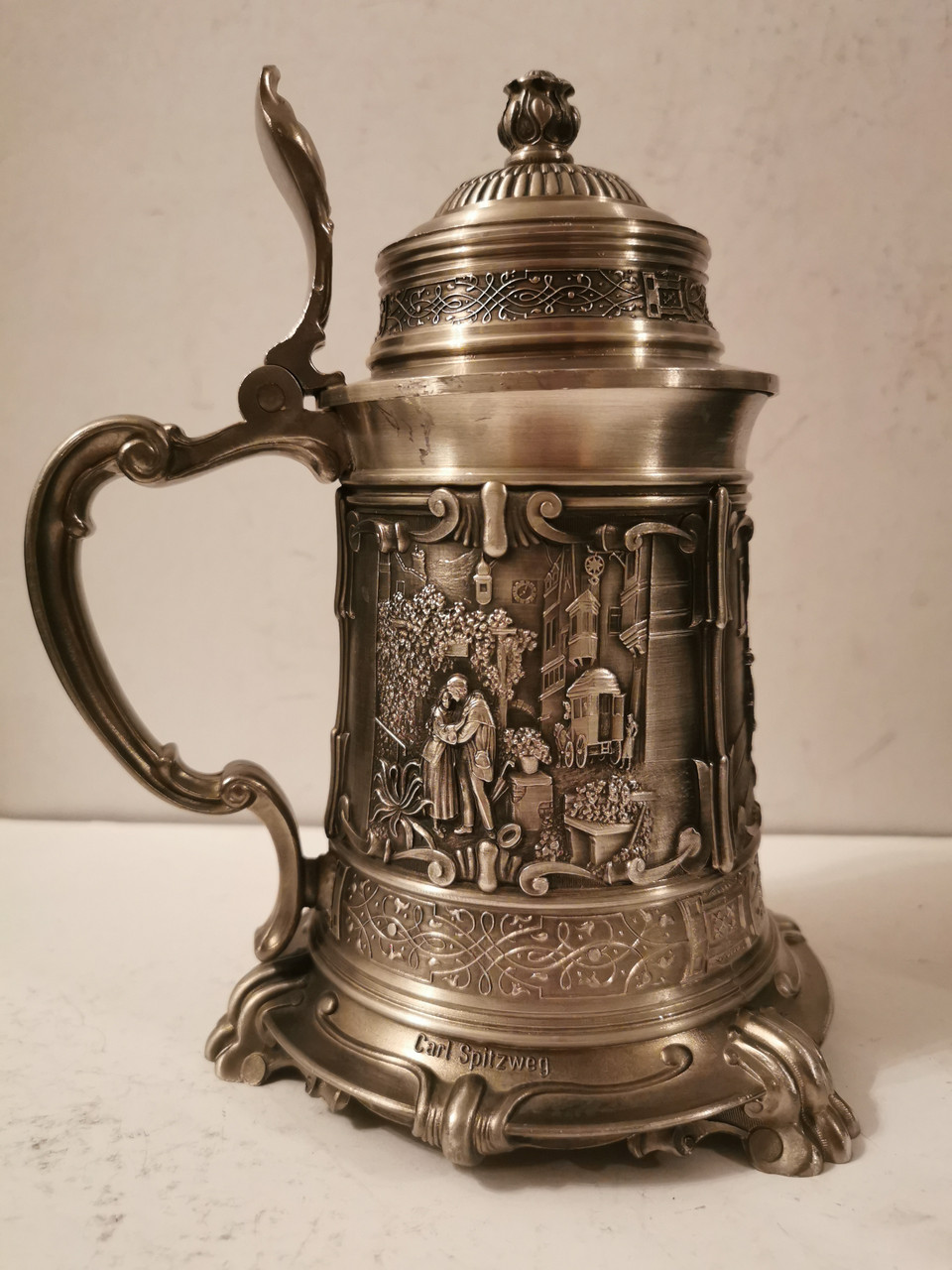 Олов'яний келих із кришкою
Щаслива зустріч