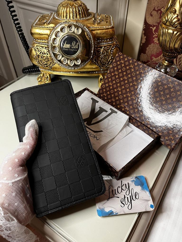 Гаманець-обкладинка на паспорт чорна шашка Louis Vuitton 661412