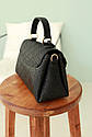 Жіноча сумка саквояж чорна дамська брендова сумочка з ремінцем через плече чорного кольору, фото 2
