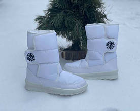 Дутики чоботи жіночі зимові на хутрі чорні та білі KF0109