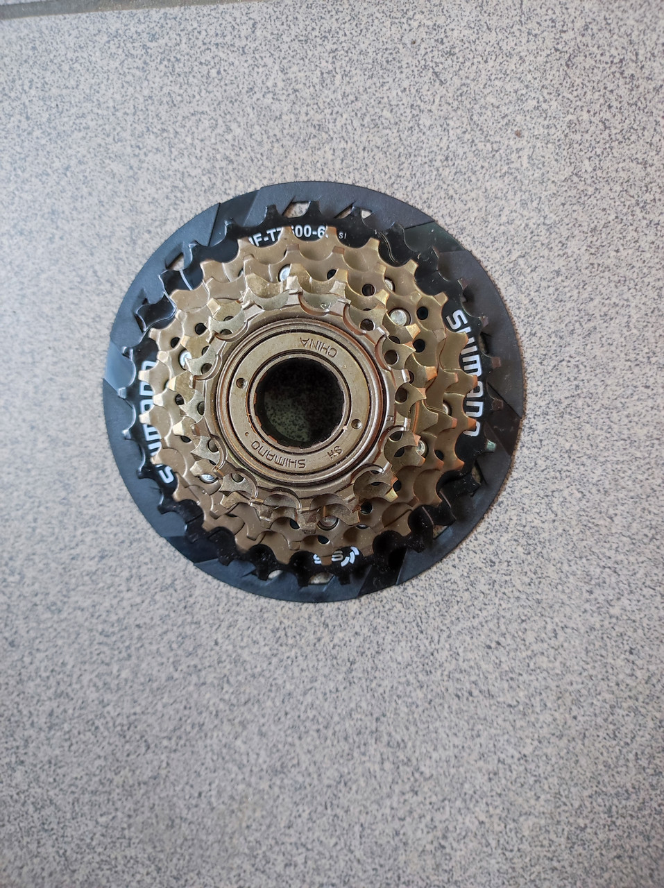 Тріскачка SHIMANO MF-TZ500 14-28Т 6 зірок із захистом
