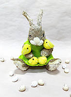 Декоративна фігурка із сіна кролик