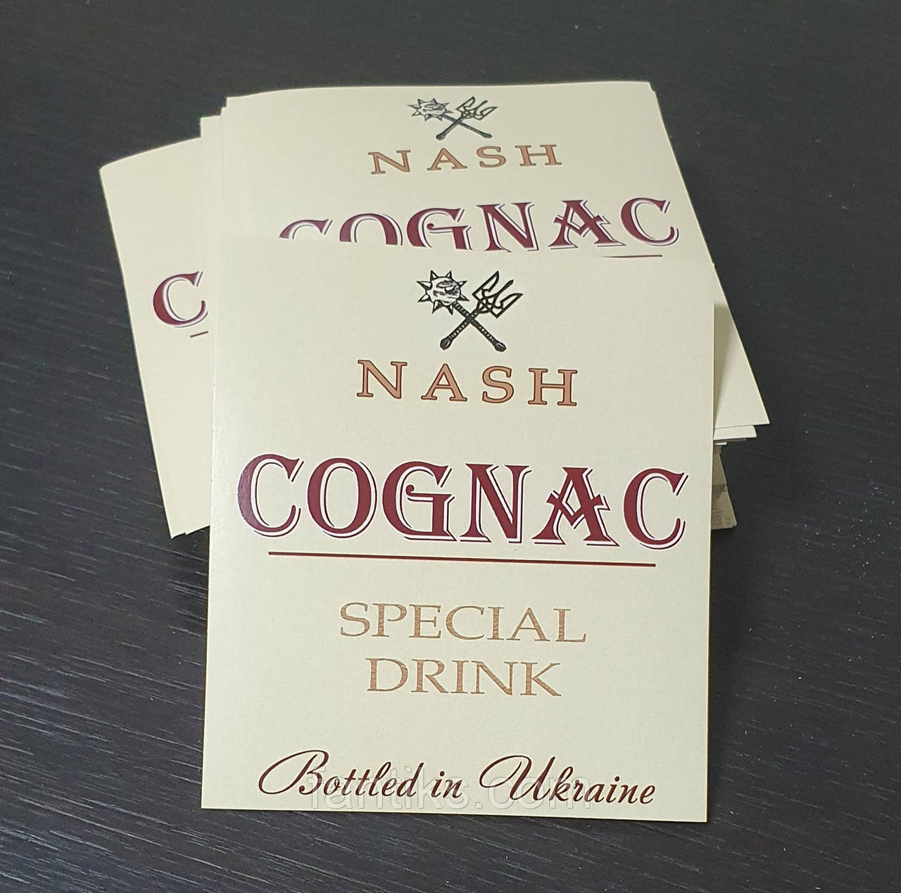 Сувенірна етикетка-наклейка на пляшку коньяку "NASH COGNAC" - 7 х 8 см