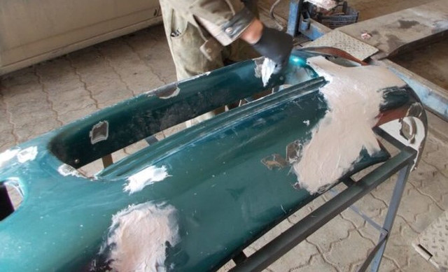 Аеросіл-380 - наповнювач в епоксидну смолу для створення шпаклівки