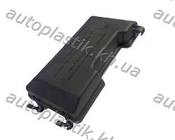 Підкапотний пластик