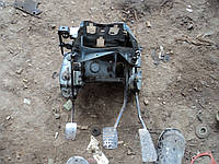 Мазда 323 BF (1985-1989) педальный узел