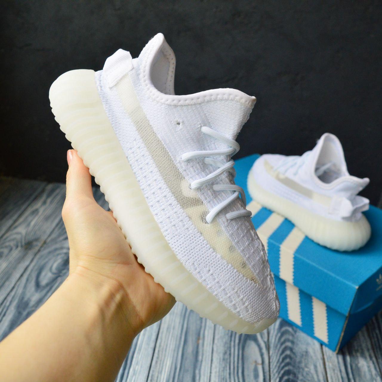 Білі жіночі кроссівки Adidas Yeezy Boost 350. Адідас Ізі Буст 350 жіночі кросси на кожен день.