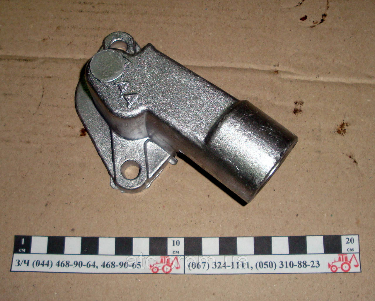 Патрубок водяного насоса алюмінієвий Д-65 Д11-047
