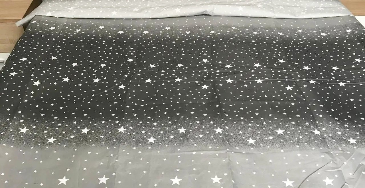 Двоспальне простирадло на резинці 140х200х20х20, бязь Голд, принт: Зорі сірі
