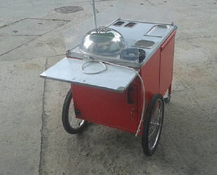 Складывающаяся (откидная) полка для удобства транспортировки. Внизу расположен электро-щиток, возможна также комплектация счетчиком электричества