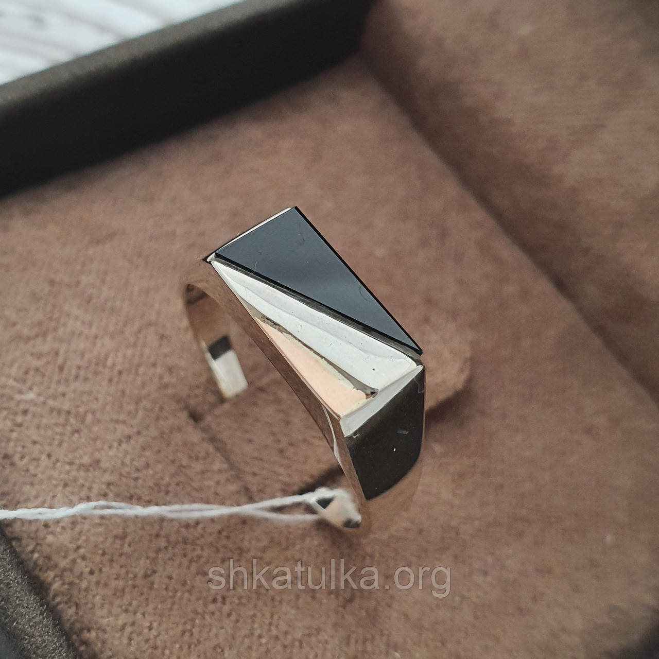 Перстень чоловічий з золотою пластиною та оніксом