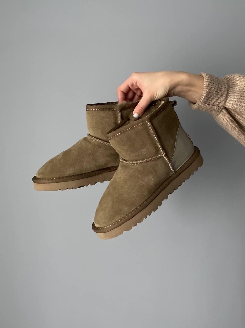 Жіночі угги UGG Classic Mini Mokko Suede Lacquer (c мехом) 10315