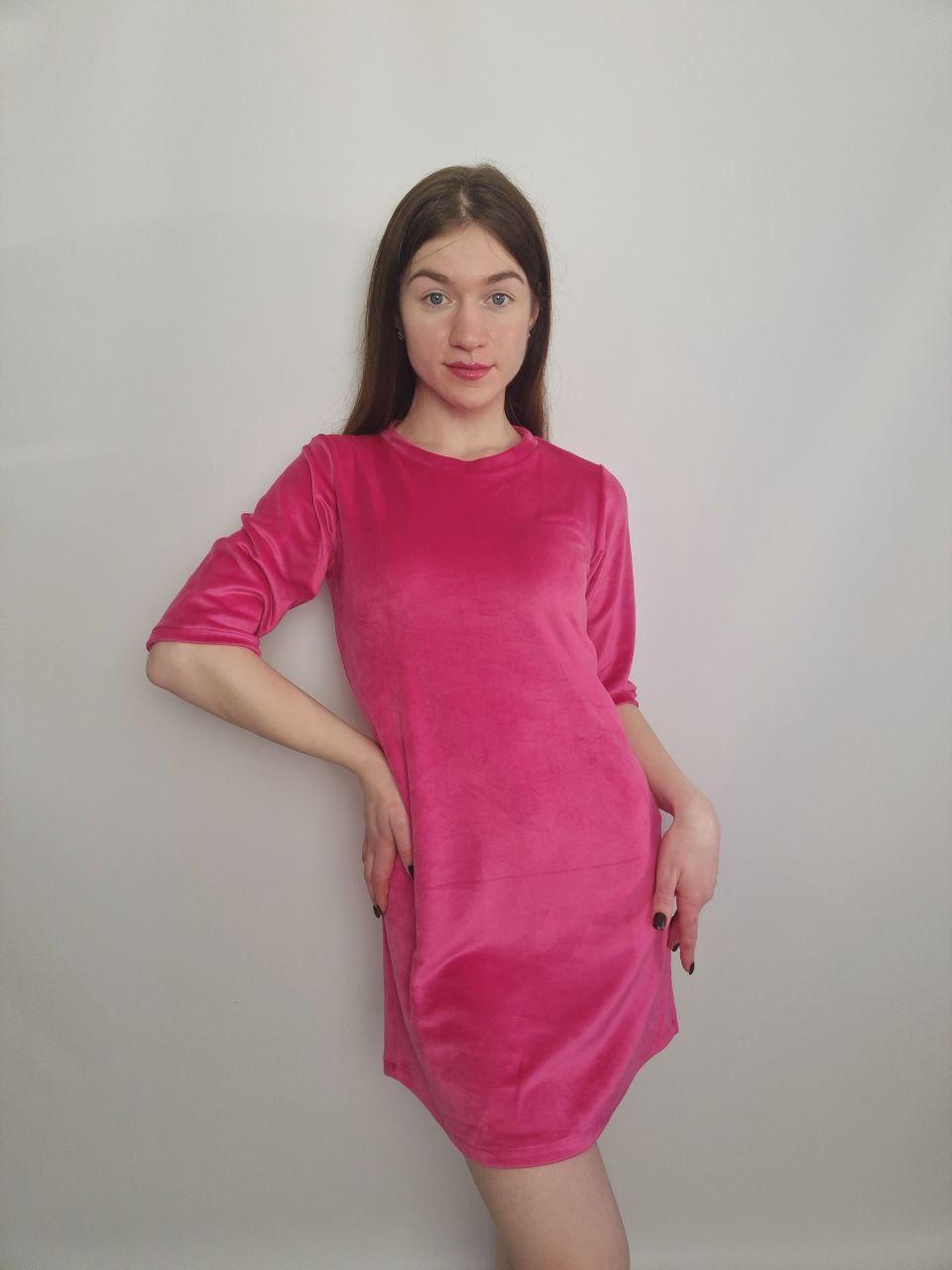 Жіноча велюрова нічна сорочка прямого фасону малинова