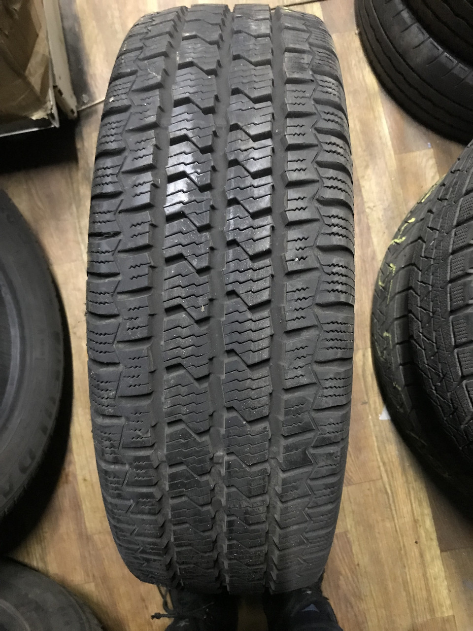 Шини 215 65 16С Continental VancoFourSeasons2