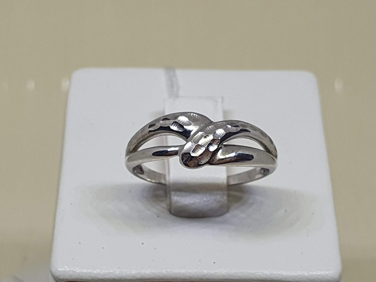 Срібне кільце з алмазною гранню. 310177С 17