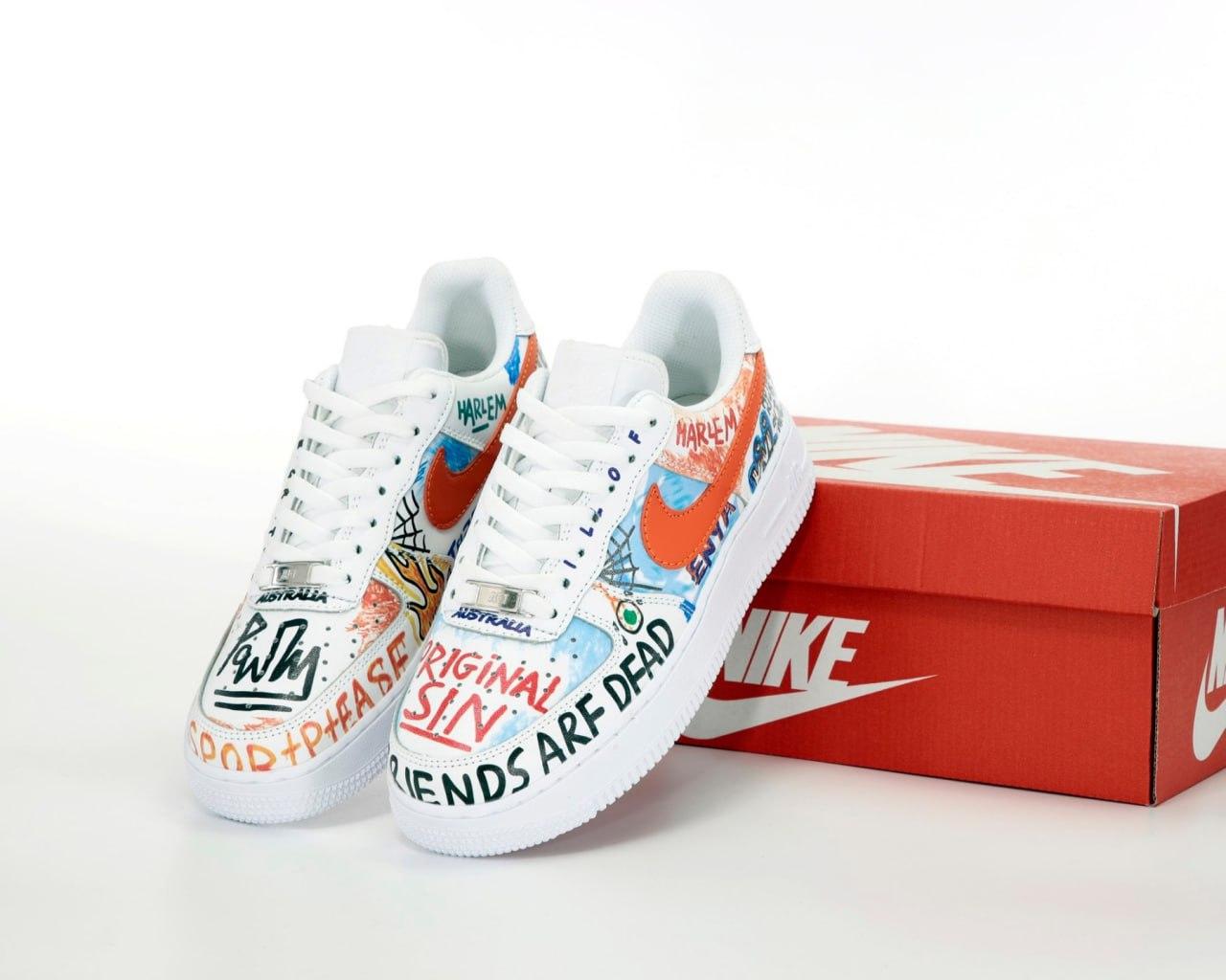Чоловічі та жіночі кросівки Nike Air Force White Red Різнокольорові Взуття Найк Аір Форс низькі шкіра текстиль демісезон