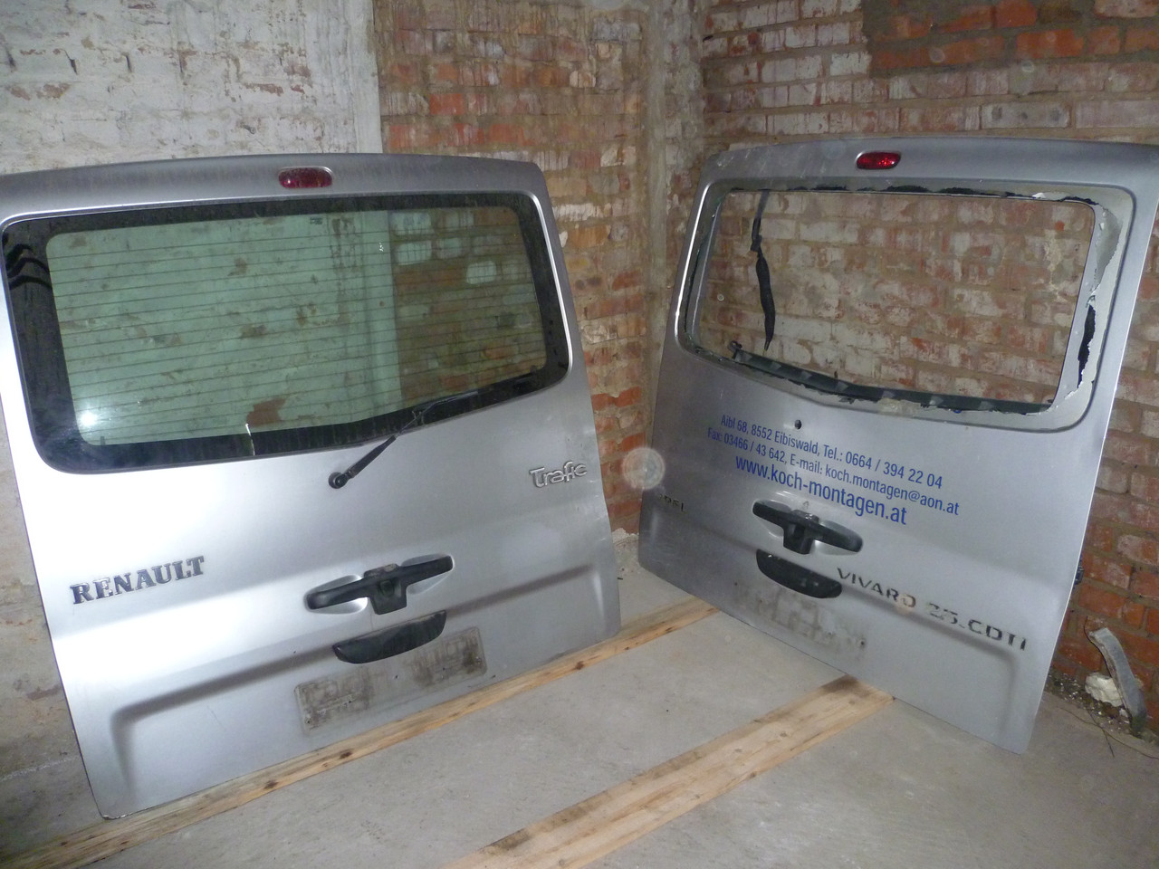 Ляда задня скло RENAULT TRAFIC 00-14 (РЕНО ТРАФІК)