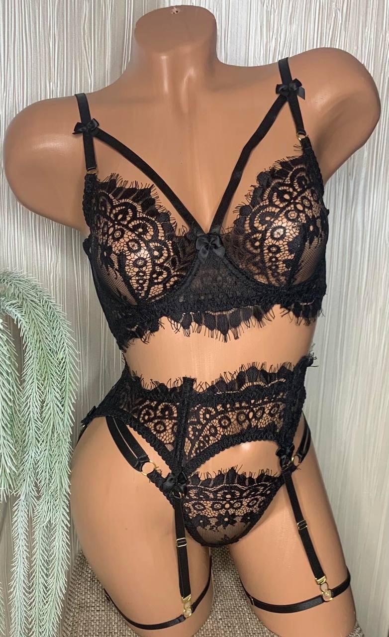 Комплект спідньої білизни — бюстгальтер, трусики, підтяжки (чашка B/C), Чорний