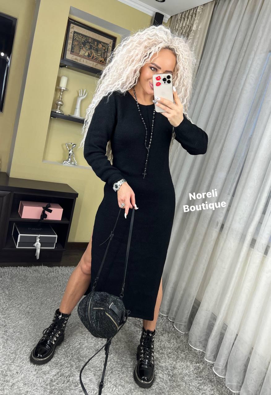 Довге в'язане плаття на фігурі з глибокими розрізами на спідниці (р. 42-48) 90035086, фото 1