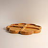 Дерев'яна тарілка секційна менажниця з роздільниками для подачі закусок сирних і м'ясних "Удача" ясень д24 см, фото 3