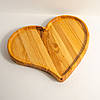 Дерев'яна тарілка менажниця для подачі страв і закусок "Серце" ясень 25х24 см, фото 2