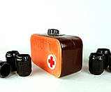 Набір для алкоголю Аптечка 1.5 л з чарочками - подарунок для медиків та чоловіків в гараж або машину, фото 2