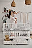Дитяче ліжечко з маятником, шухлядою та відкидною боковиною біле, фото 3