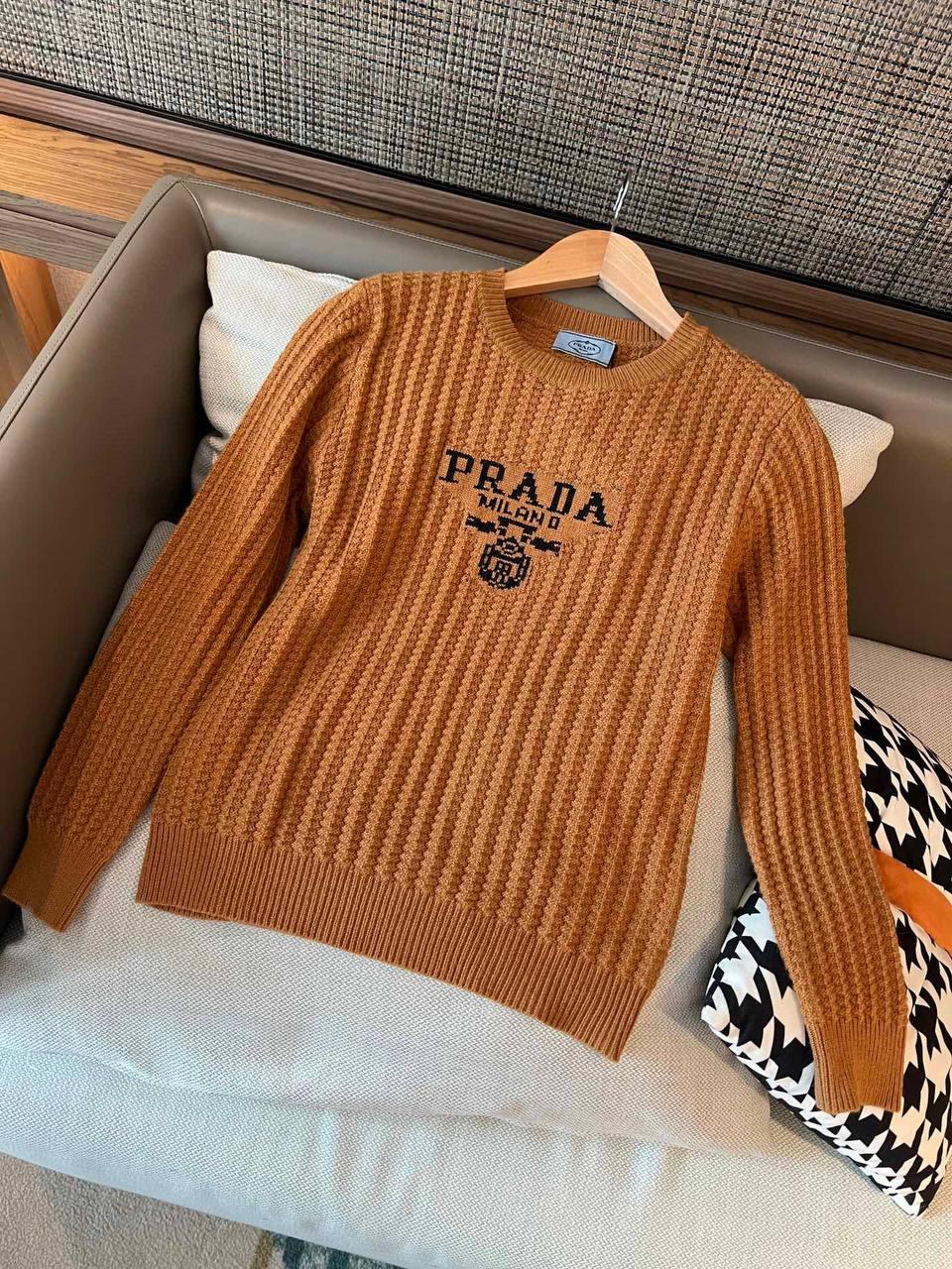 Кашемировый Свитер Прада L — Купить Недорого на Bigl.ua (1757280264)