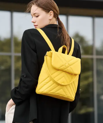 Жіночий рюкзак жовтий екошкіра 30х26х14 см, сумка-рюкзак стильна якісна модна молодіжна яскрава MR