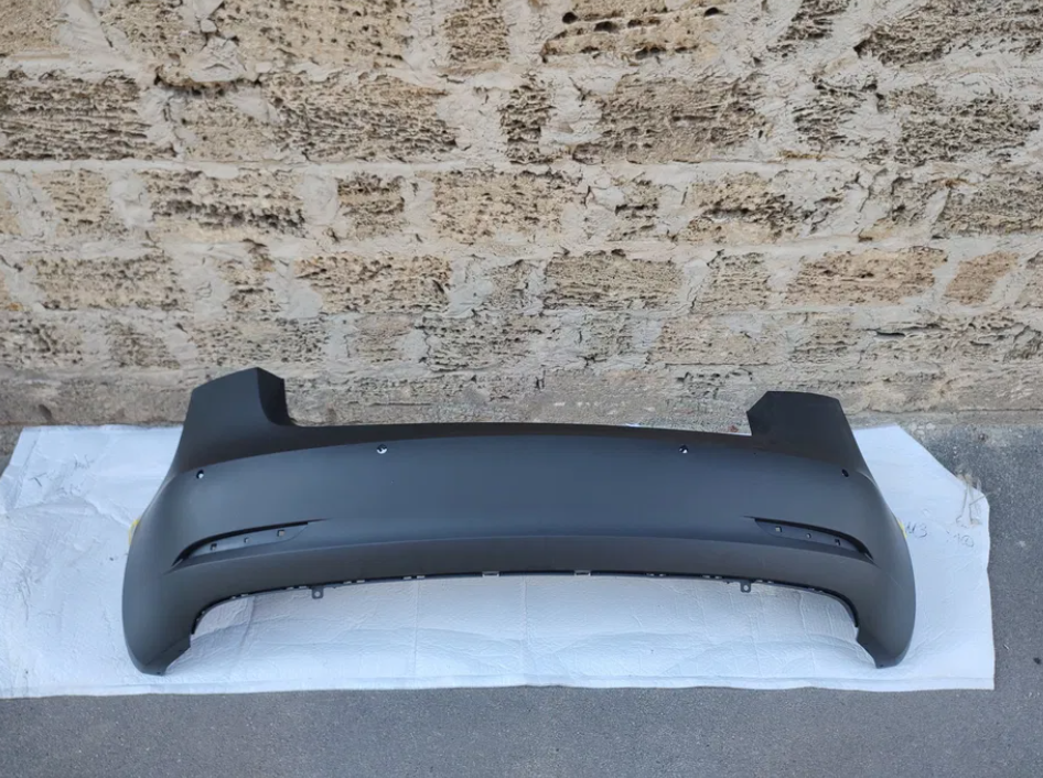 Задний бампер Tesla Model 3, фото 1