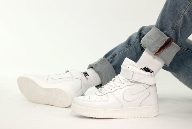 Мужские зимние кроссовки Nike Air Force White Winter / Найк Аир Форс белые натуральная кожа мех