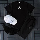 Чоловічий літній костюм Jordan Футболка + Шорти + Кепка + Барсетка в подарунок білий із чорним комплектайслат, фото 2