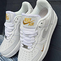 Кросівки жіночі з золоти лого Nike Air Force 1. Модне жіноче взуття Найк Аір Форс 1., фото 9