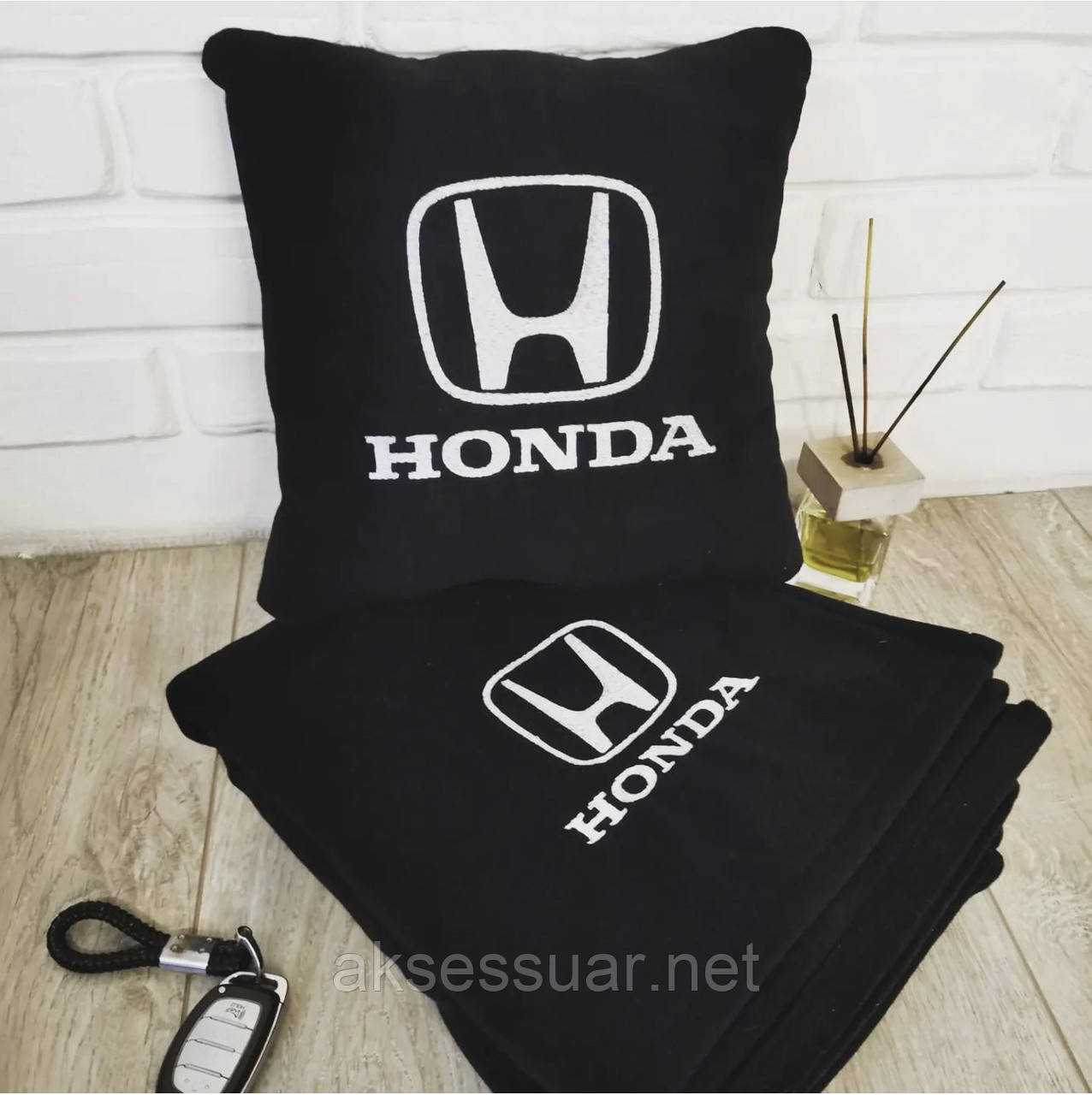 Подушка та плед в машину Honda, фото 1