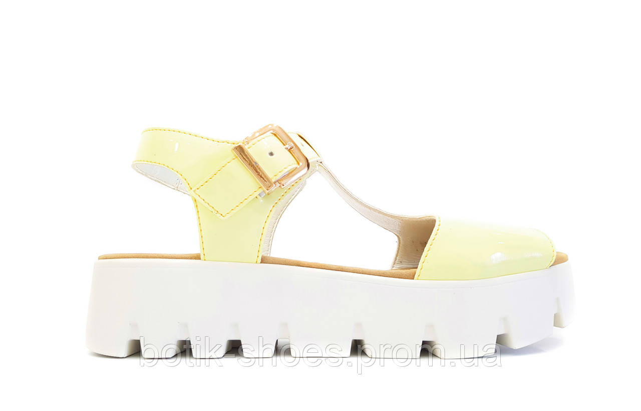 Жіночі босоніжки лаковані сандалі на високій підошві модні молодіжні стильні якісні гарні легкі жовті 40 розмір In-Trend 5604 2023