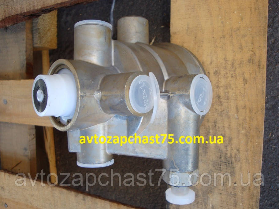 Купить Воздухораспределитель тормозной КАМАЗ, МАЗ, прицепы, полуприцепы ...