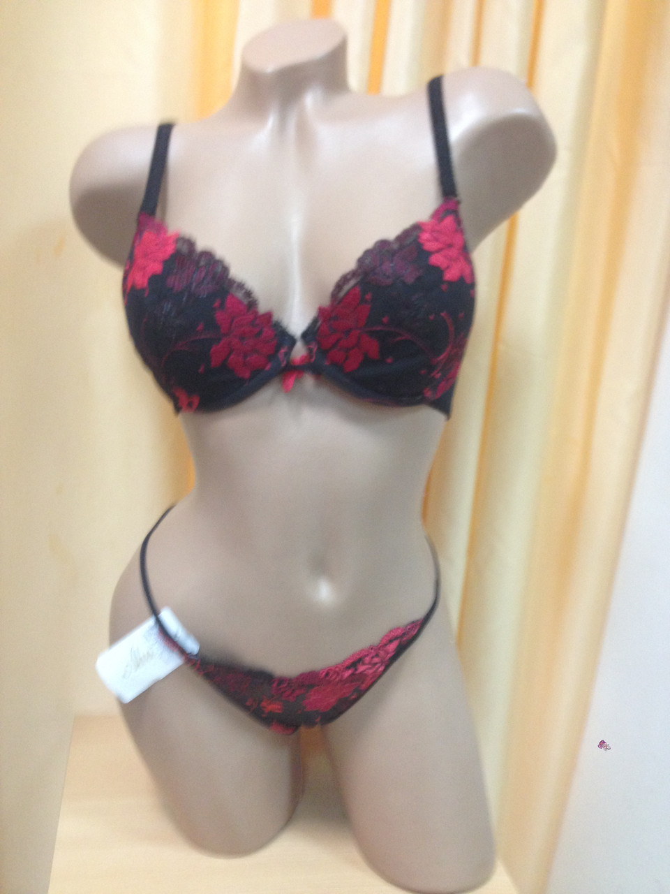 Комплект елегантної білизни з вишивкою, фото 1